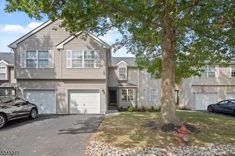 11 Jumping Brook Pl, Annandale, NJ 08801