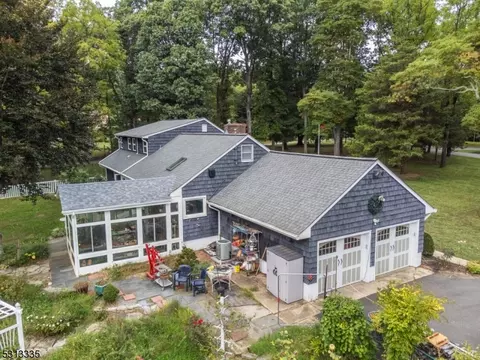 16 Woods End Rd, Colts Neck, NJ 07722