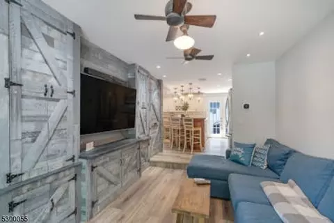 74 W Saddle River Rd, Waldwick, NJ 07463 photo 10