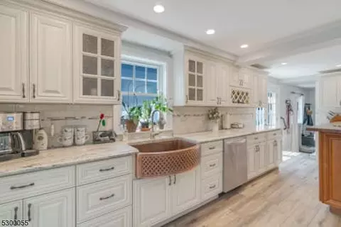 74 W Saddle River Rd, Waldwick, NJ 07463 photo 7