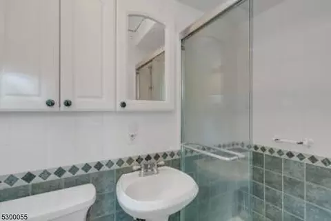 74 W Saddle River Rd, Waldwick, NJ 07463 photo 16