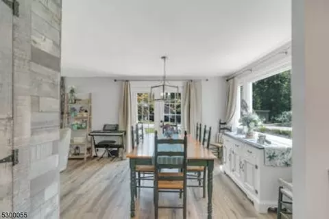 74 W Saddle River Rd, Waldwick, NJ 07463 photo 5