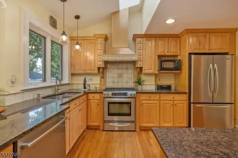 30 Fairview Ave, Summit, NJ 07901 photo 9