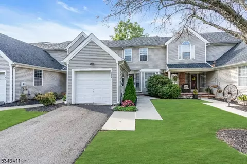 198 Teasel Ct, Whitehouse Station, NJ 08889