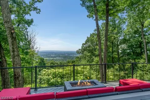 1750 Mountain Top Rd, Bridgewater, NJ 08807