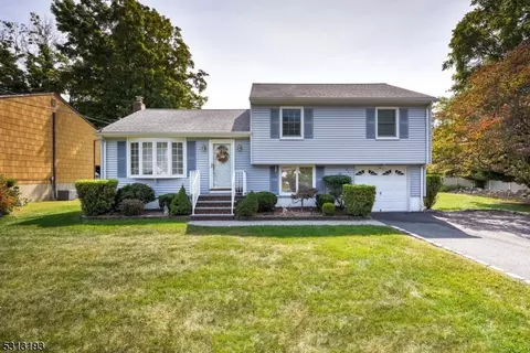621 Park Rd, Morris Plains, NJ 07950