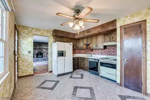 75 Spruce St, Edison, NJ 08837 photo 24