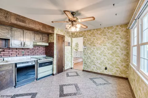 75 Spruce St, Edison, NJ 08837 photo 22