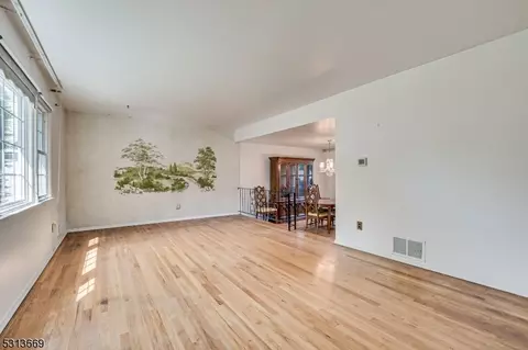 75 Spruce St, Edison, NJ 08837 photo 15