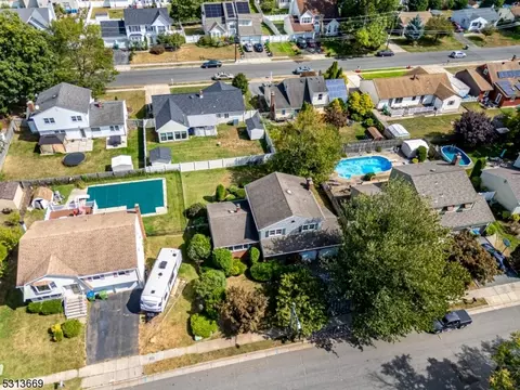 75 Spruce St, Edison, NJ 08837 photo 10