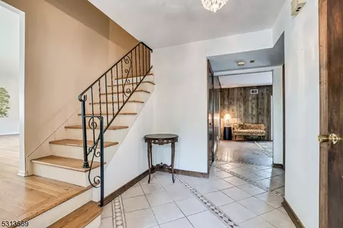 75 Spruce St, Edison, NJ 08837 photo 13