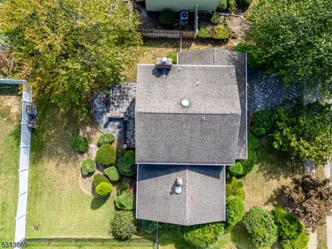 75 Spruce St, Edison, NJ 08837 photo 9