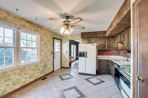 75 Spruce St, Edison, NJ 08837 photo 23