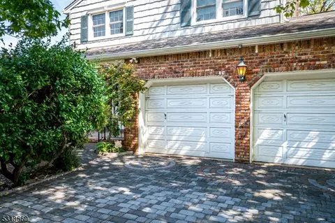 75 Spruce St, Edison, NJ 08837 photo 3