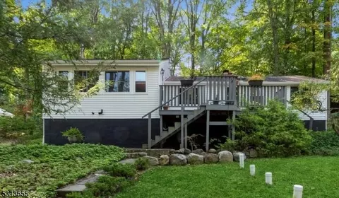 203 Glenside Trl, Sparta, NJ 07871