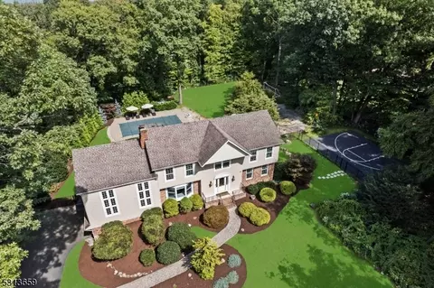 3 Denise Dr, Kinnelon, NJ 07405