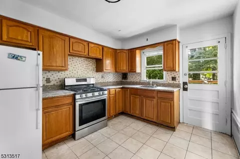 241 Parker Ave, Hackensack, NJ 07601 photo 7
