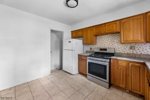 241 Parker Ave, Hackensack, NJ 07601 photo 11