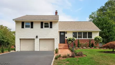 28 Lenhome Dr, Cranford, NJ 07016