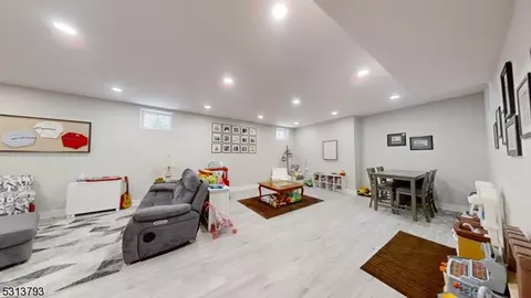 19 Clinton Ave, Springfield, NJ 07081 photo 42