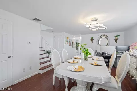 76 Pine St, Hackensack, NJ 07601 photo 4