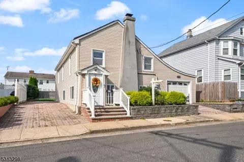 216 S 14th Ave, Manville, NJ 08835