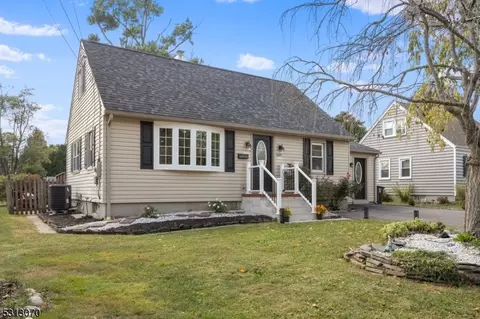 349 N Prospect St, Washington, NJ 07882