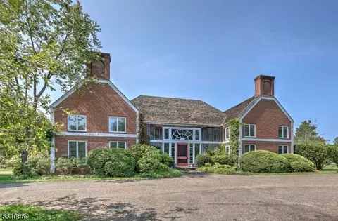 561 Holland Rd, Far Hills, NJ 07931