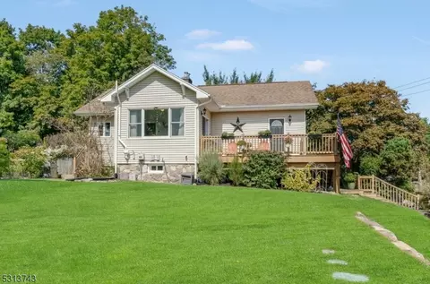 231 Otterhole Rd, West Milford, NJ 07480