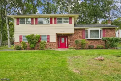 24 Kentwood Rd, Roxbury Twp, NJ 07876