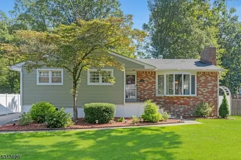 34 Wildwood Ter, Ringwood, NJ 07456