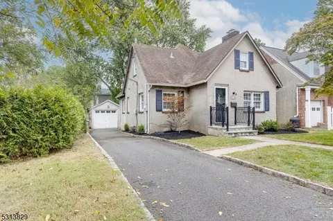 2212 Shady Ln, Scotch Plains, NJ 07076