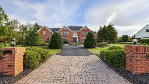 14 Davenport Way, Hillsborough, NJ 08844