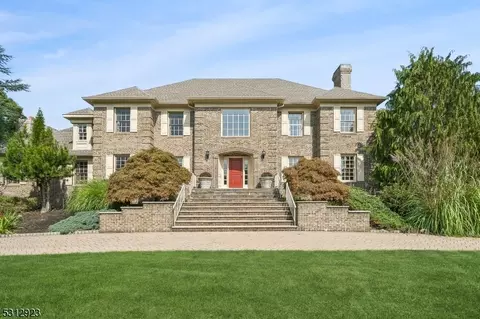 747 Jenny Trl, Franklin Lakes, NJ 07417