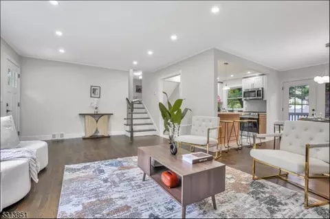 15 Sunset Rd, Morris Plains, NJ 07950