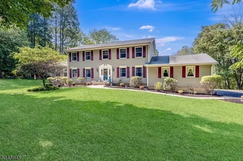 24 Karrville Rd, Mansfield Twp, NJ 07865