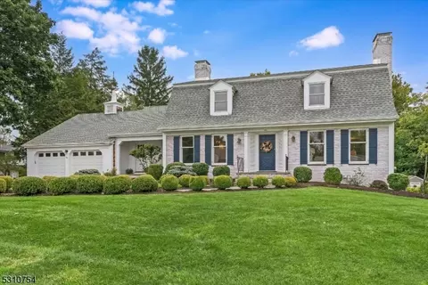 9 Sigtim Dr, Little Falls, NJ 07424