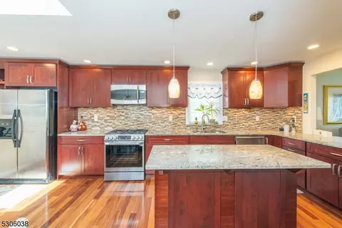 147 Linden Rd, Wayne, NJ 07470 photo 2