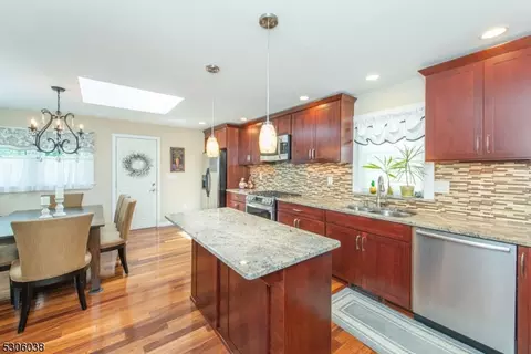 147 Linden Rd, Wayne, NJ 07470 photo 4