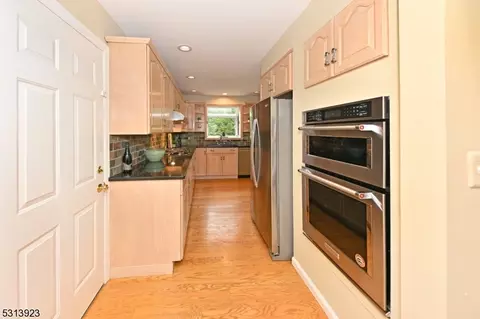 129 Norman Dr, Ramsey, NJ 07446 photo 10