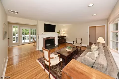 129 Norman Dr, Ramsey, NJ 07446 photo 7