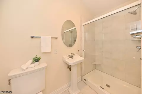 129 Norman Dr, Ramsey, NJ 07446 photo 25