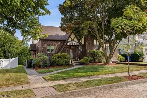 33 Highfield Ln, Rutherford, NJ 07070