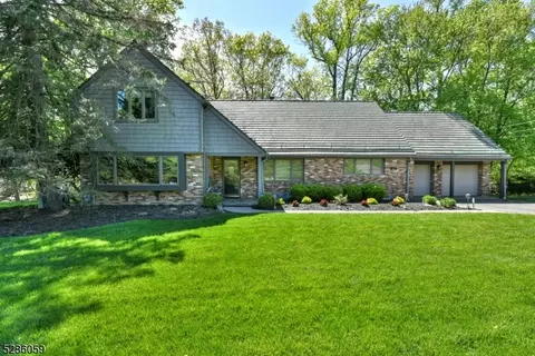 150 Indian Trl, North Haledon, NJ 07508