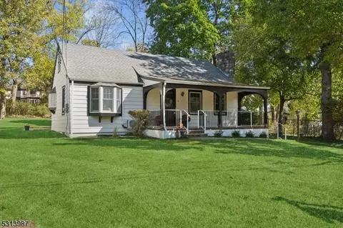 14 Beechwood Pl, Watchung, NJ 07069