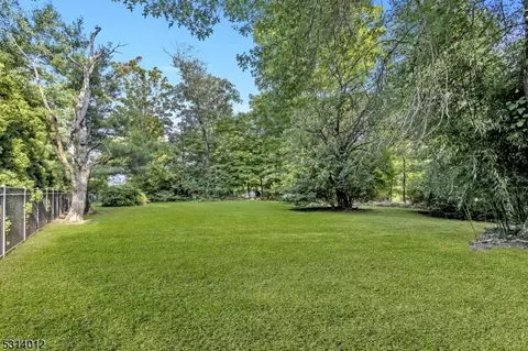 738 Valley Rd, Long Hill, NJ 07933 photo 10