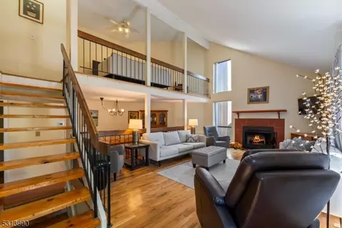 101 Kingsberry Dr, Somerset, NJ 08873