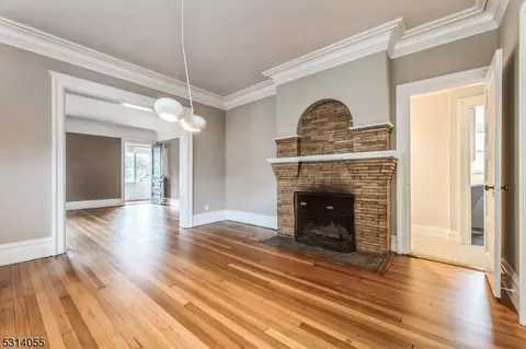 16 Trinity Pl, Montclair, NJ 07042 photo 6