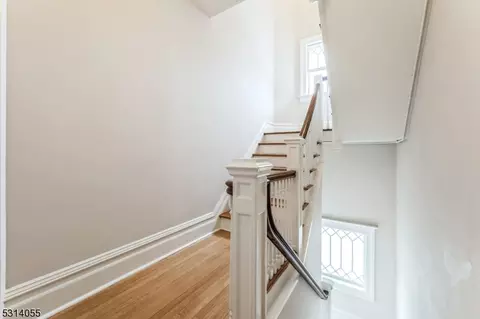 16 Trinity Pl, Montclair, NJ 07042 photo 21