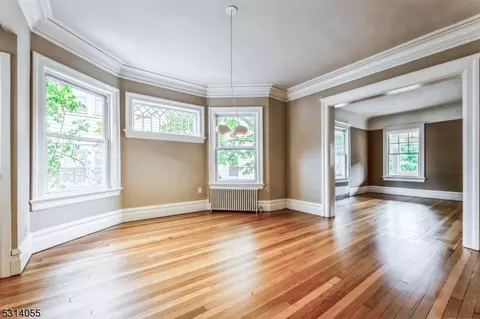 16 Trinity Pl, Montclair, NJ 07042 photo 5